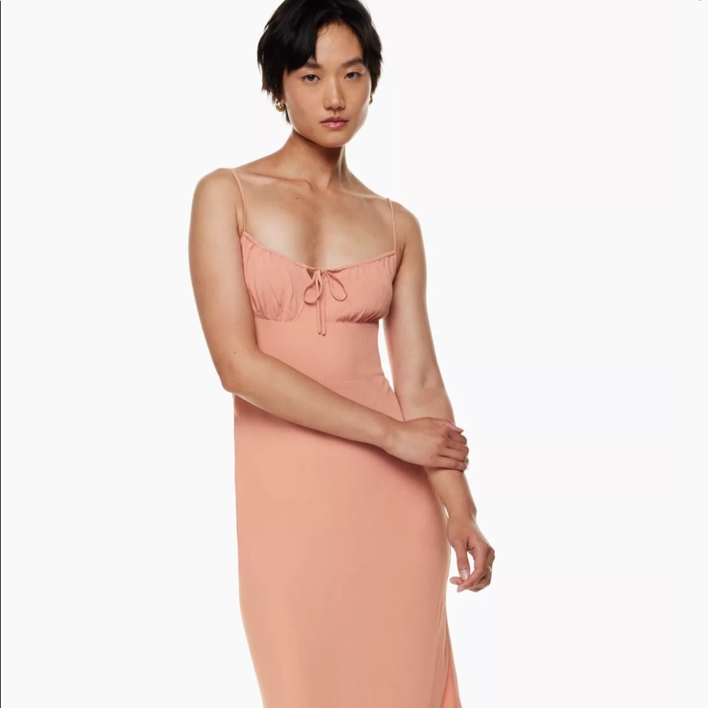 Aritzia Wilfred
Bellow Dress